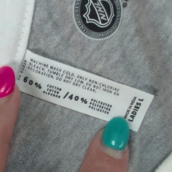 NHL Gray and Red Long‎ Sleeve Tee - Picture 6 of 8